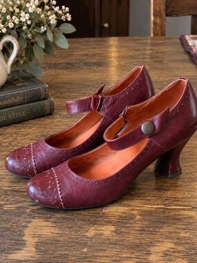Miz Mooz Burgundy Leather Mary Jane Heels 39 Retro Victorian Brogue